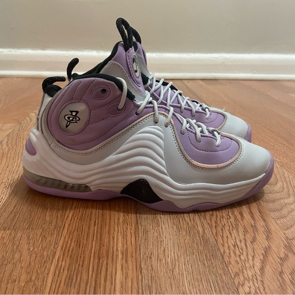 Nike Air Penny II 2 sneakers in Pure Platinum/Black-Urban Lilac - Picture 2 of 6